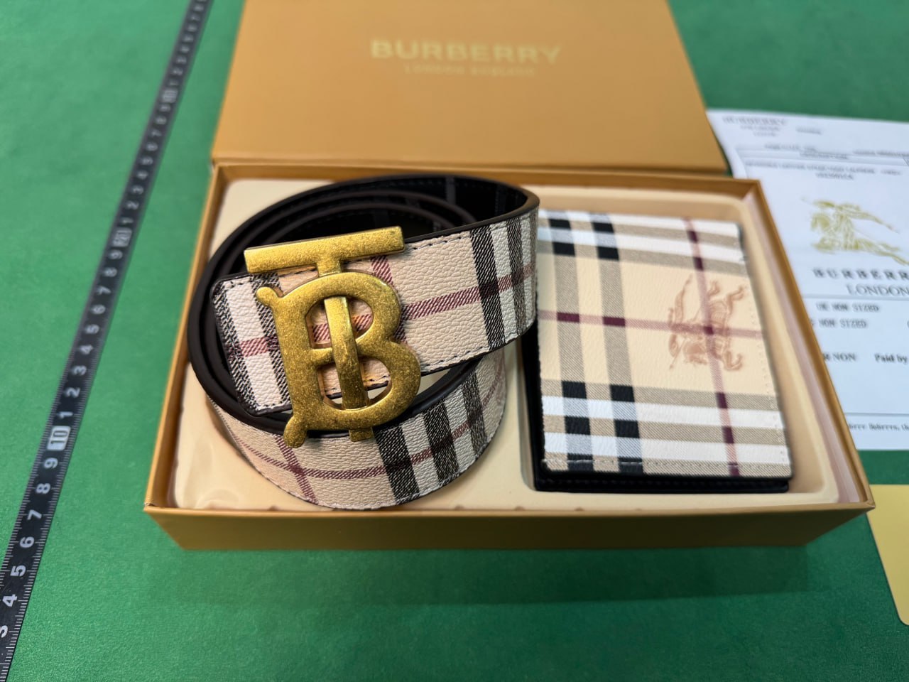 Burberry — Check-pattern belt — QC 3